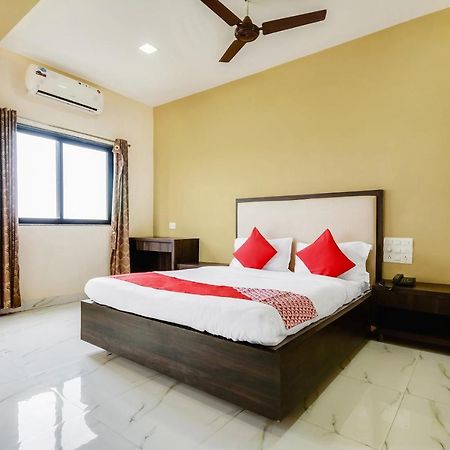 Oyo 48352 Hotel Bhagyalaxmi Kala Экстерьер фото