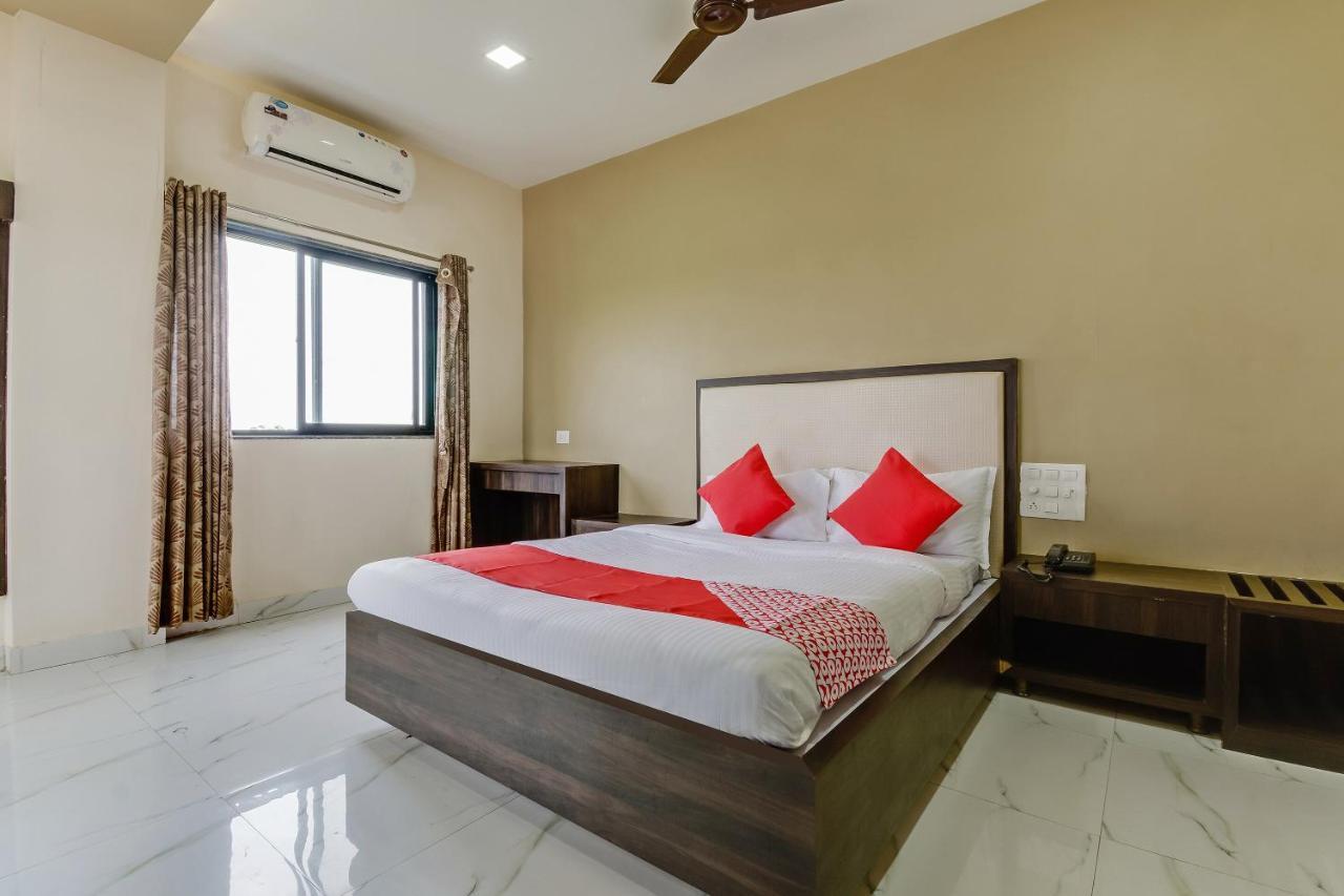 Oyo 48352 Hotel Bhagyalaxmi Kala Экстерьер фото