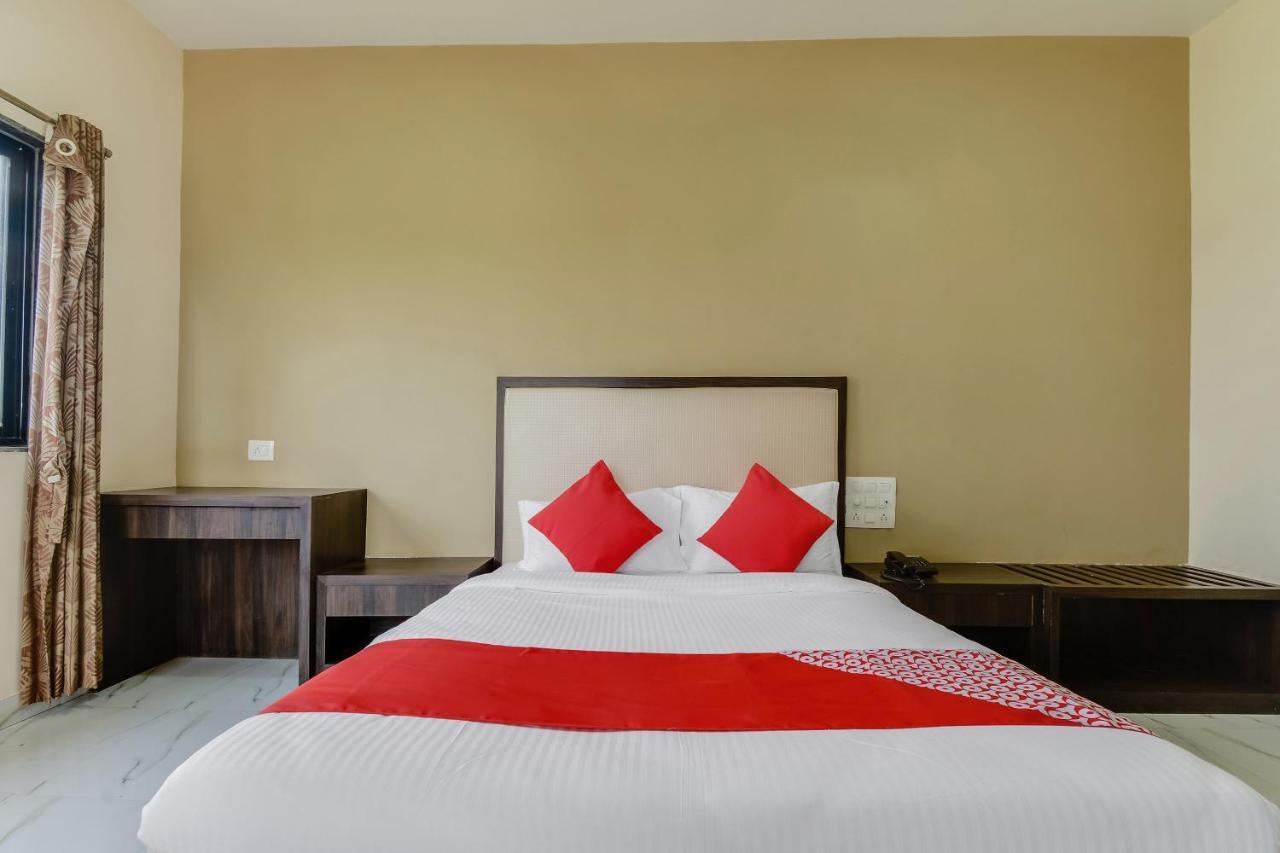 Oyo 48352 Hotel Bhagyalaxmi Kala Экстерьер фото