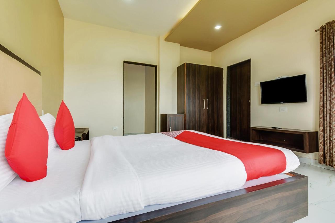 Oyo 48352 Hotel Bhagyalaxmi Kala Экстерьер фото